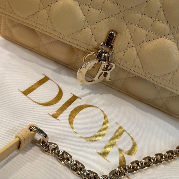 Miss Dior Lampskin- Flap bag size M color Pastel Light - Picture 2 of 11